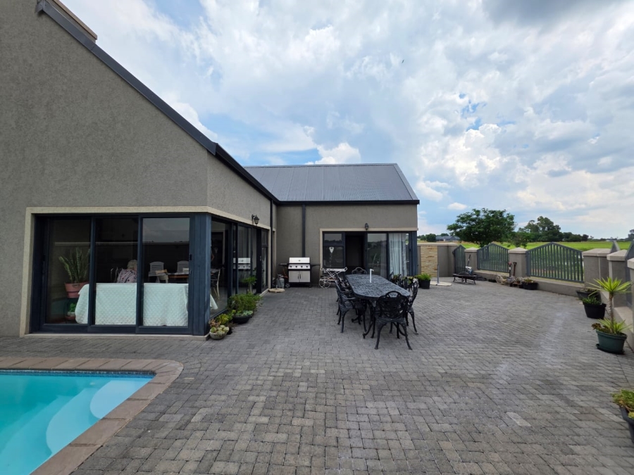 4 Bedroom Property for Sale in Heron Banks Golf Estate Free State